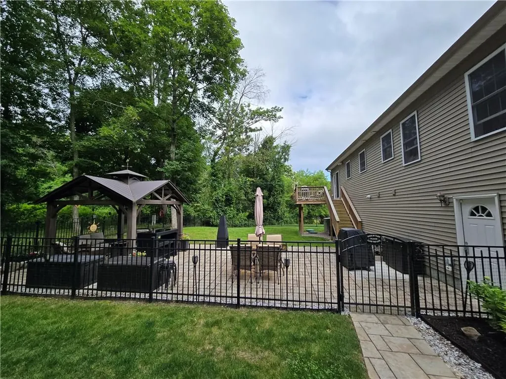 163 Morgan Avenue Johnston RI 02919