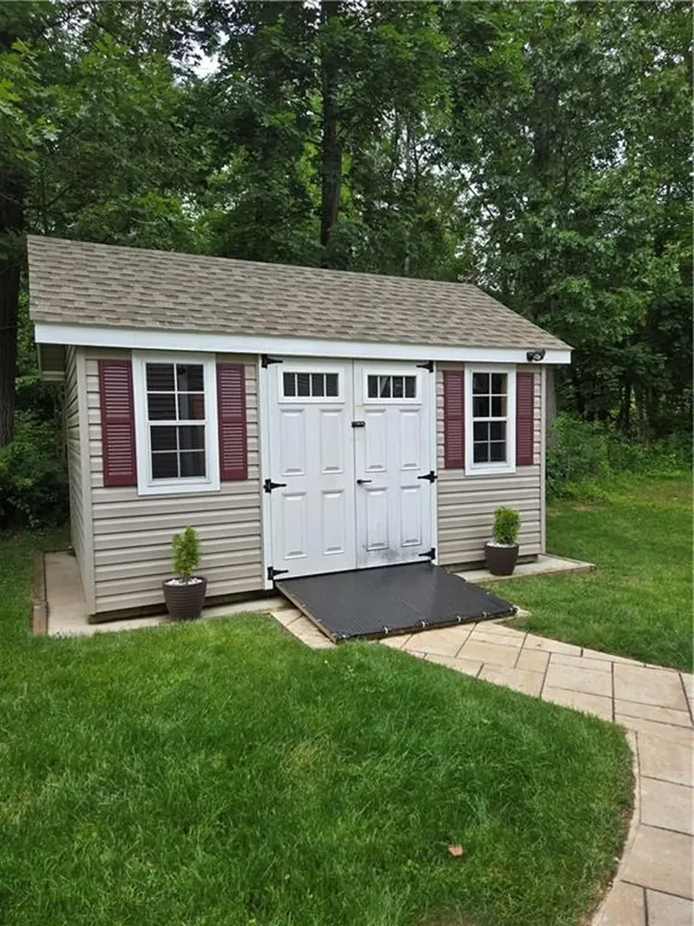 163 Morgan Avenue Johnston RI 02919