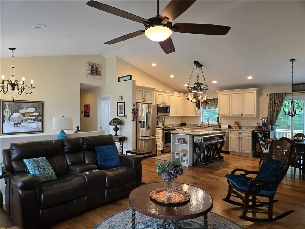 163 Morgan Avenue Johnston RI 02919