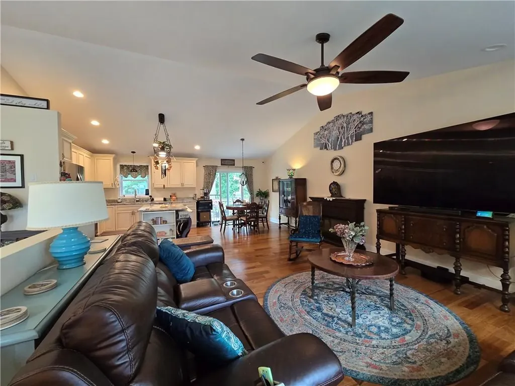 163 Morgan Avenue Johnston RI 02919