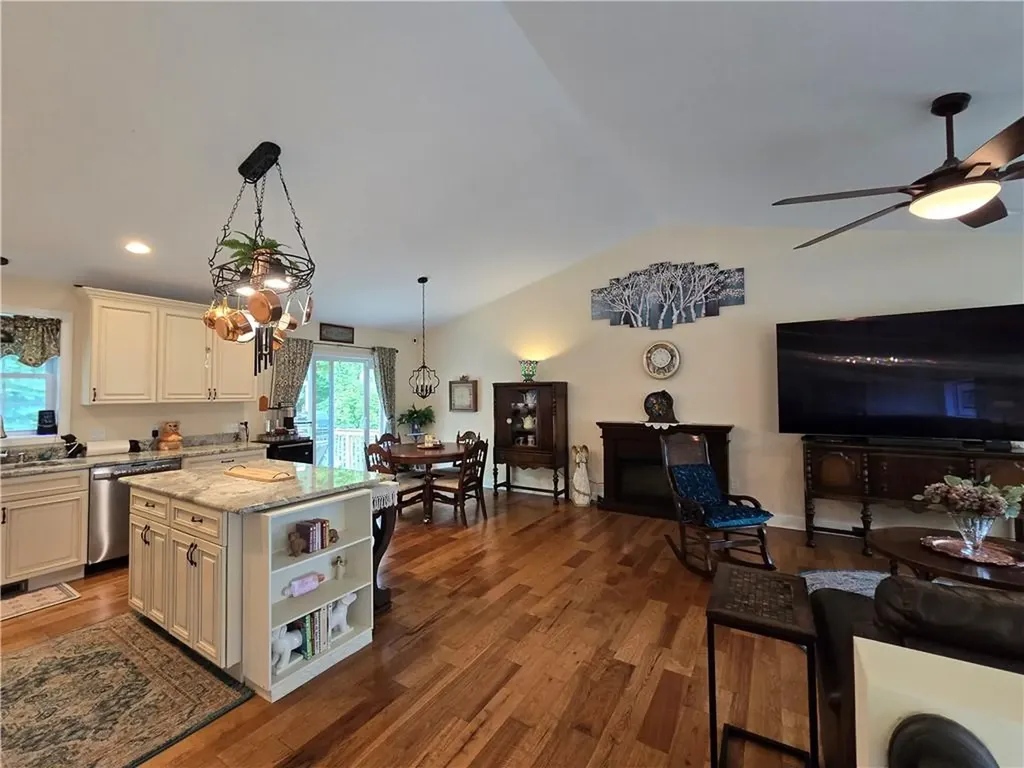 163 Morgan Avenue Johnston RI 02919