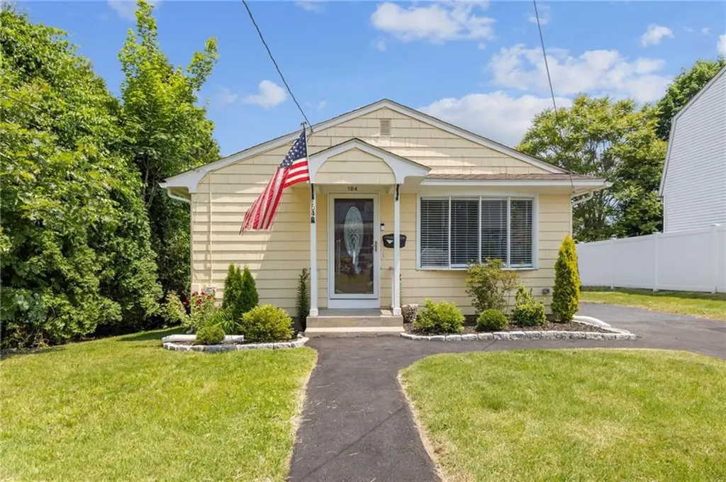 104 Harrington Avenue Warwick RI 02888
