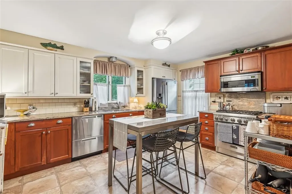 66 Underwood Street Pawtucket RI 02860