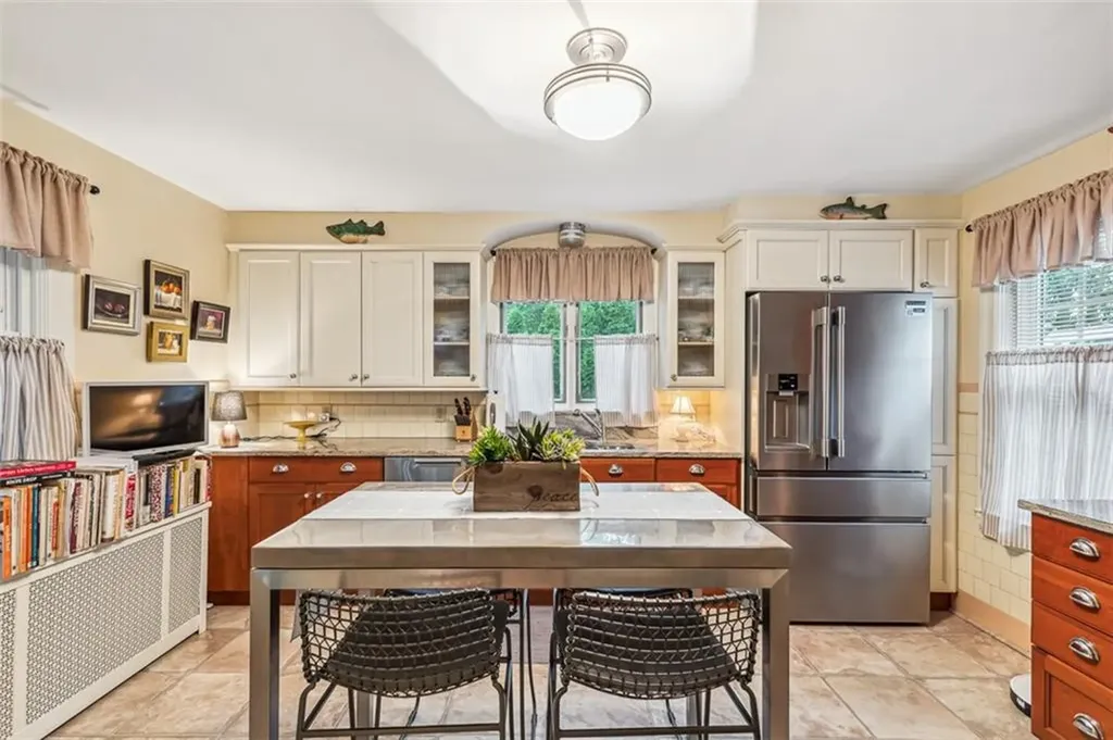 66 Underwood Street Pawtucket RI 02860