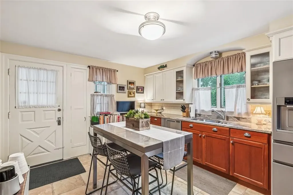 66 Underwood Street Pawtucket RI 02860