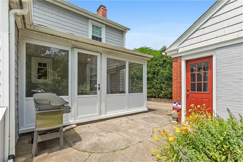 66 Underwood Street Pawtucket RI 02860
