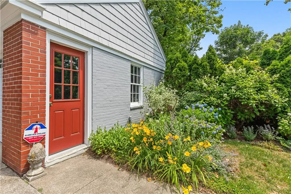 66 Underwood Street Pawtucket RI 02860