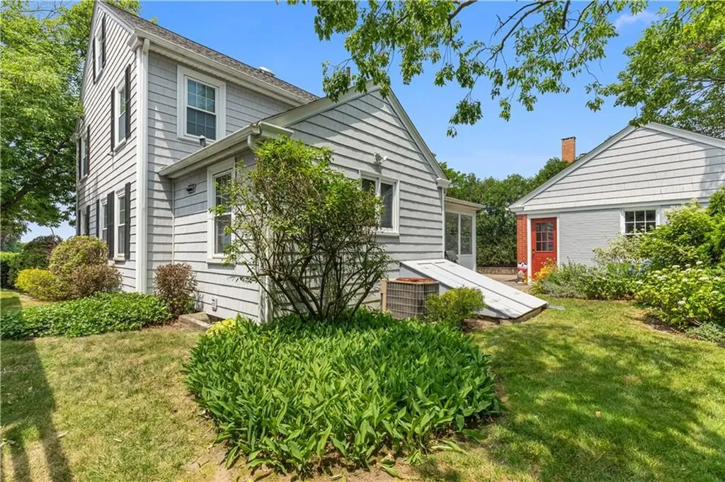 66 Underwood Street Pawtucket RI 02860