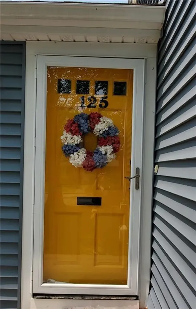 125 Bradford Avenue East Providence RI 02914