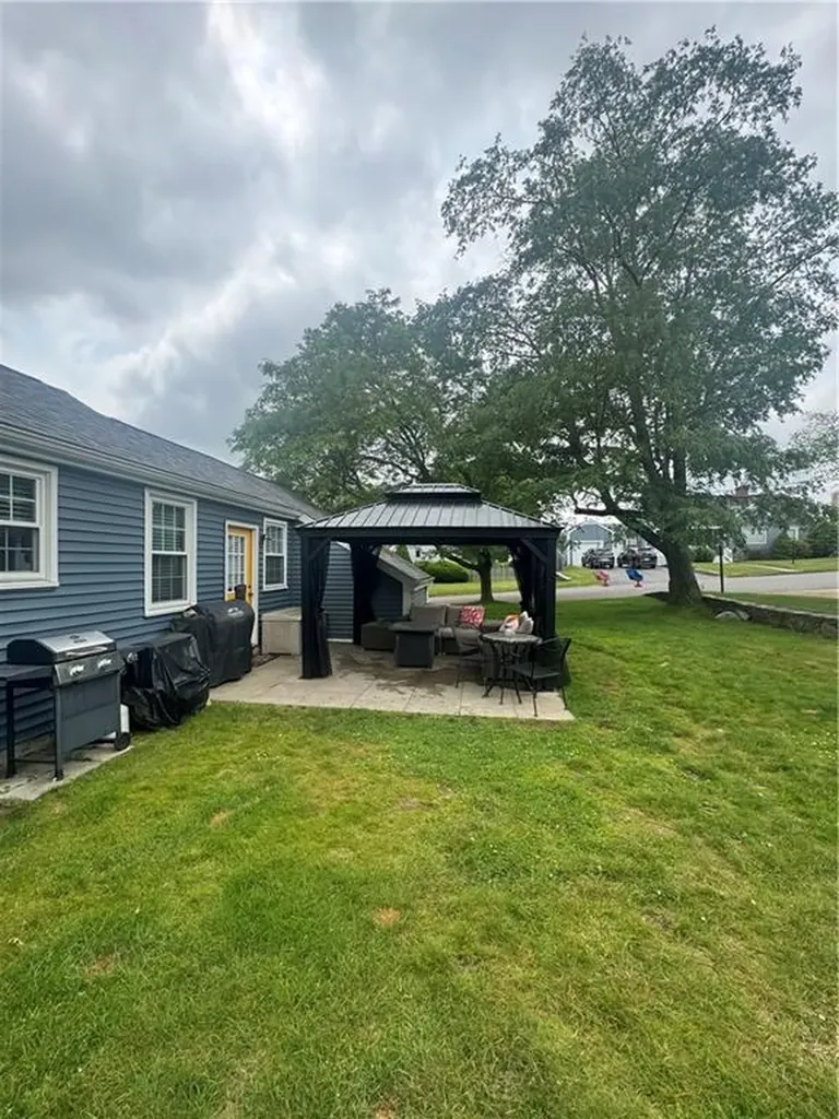 125 Bradford Avenue East Providence RI 02914