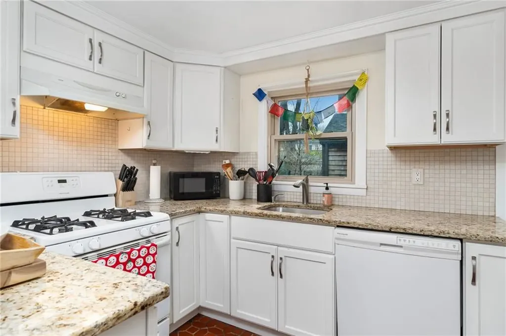 3 Prescott Place Newport RI 02840