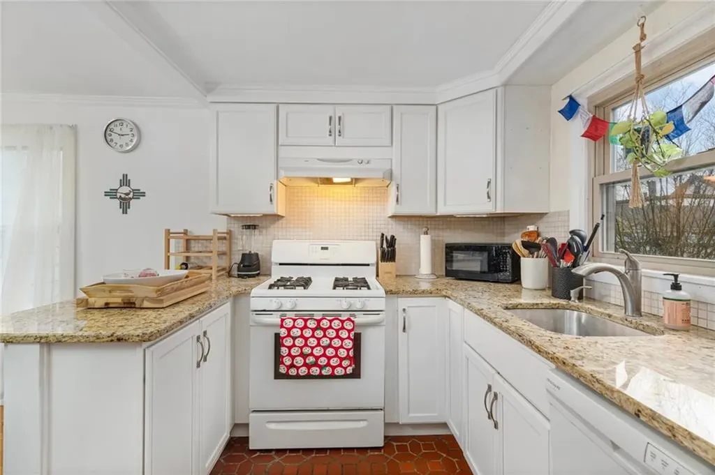 3 Prescott Place Newport RI 02840