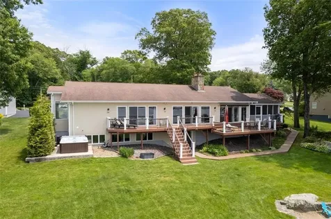 41 Plymouth Boulevard Westport MA 02790