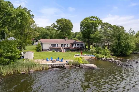 41 Plymouth Boulevard Westport MA 02790