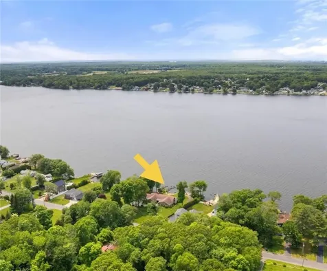 41 Plymouth Boulevard Westport MA 02790