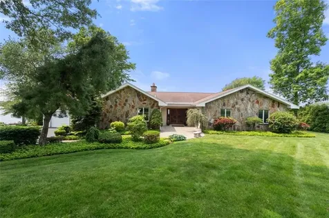 41 Plymouth Boulevard Westport MA 02790