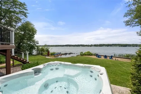 41 Plymouth Boulevard Westport MA 02790