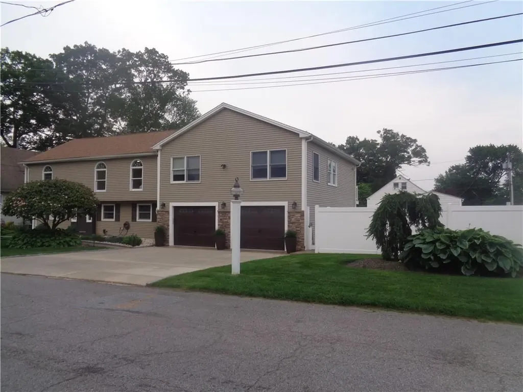 176 Vernon Street Warwick RI 02889