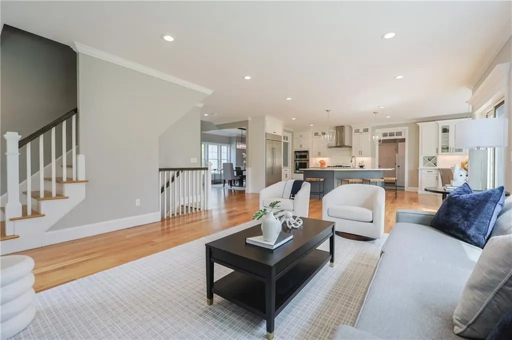 2 Bluemead Farm Lane Barrington RI 02806