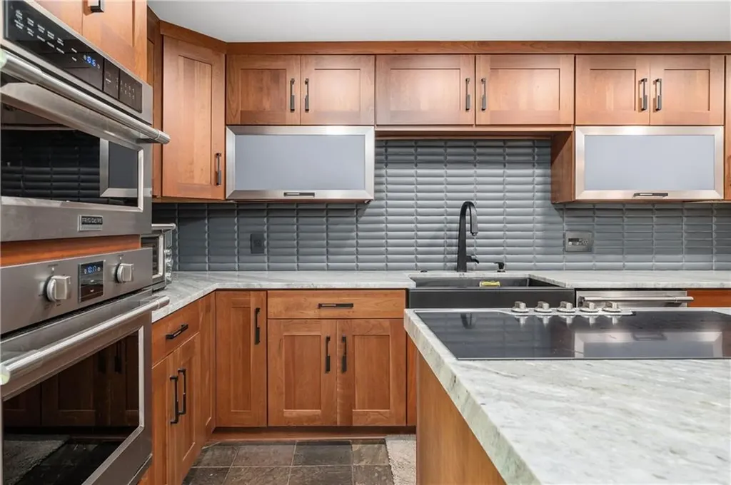 24 Lincoln Drive North Smithfield RI 02896