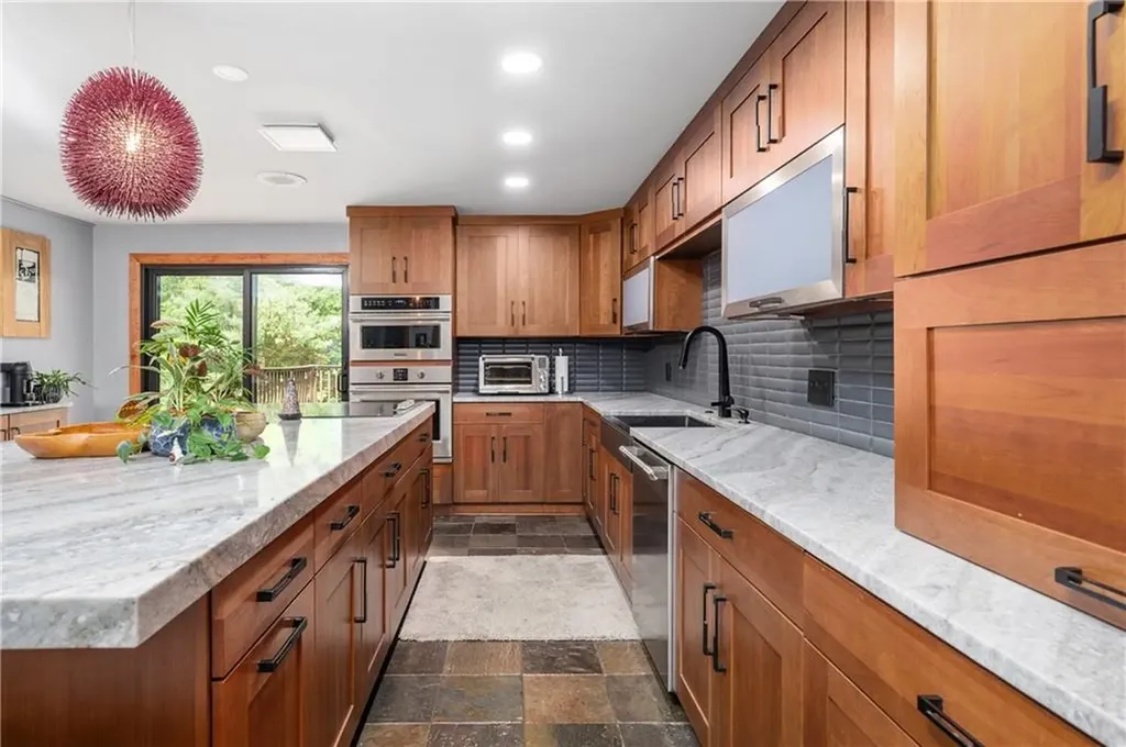 24 Lincoln Drive North Smithfield RI 02896