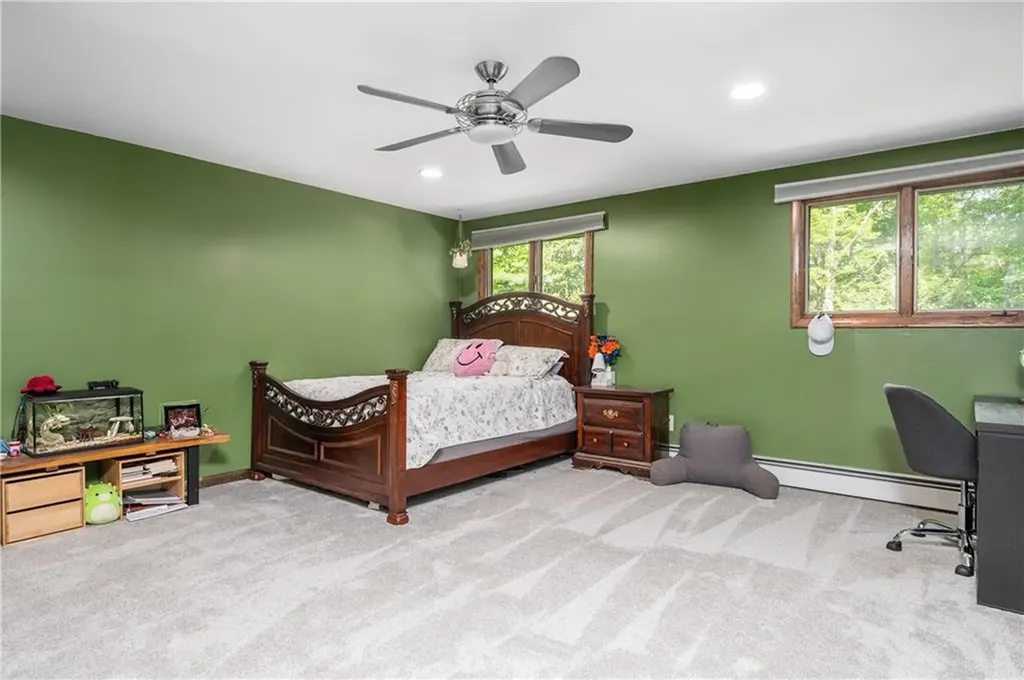 24 Lincoln Drive North Smithfield RI 02896