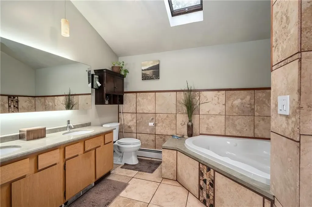 24 Lincoln Drive North Smithfield RI 02896