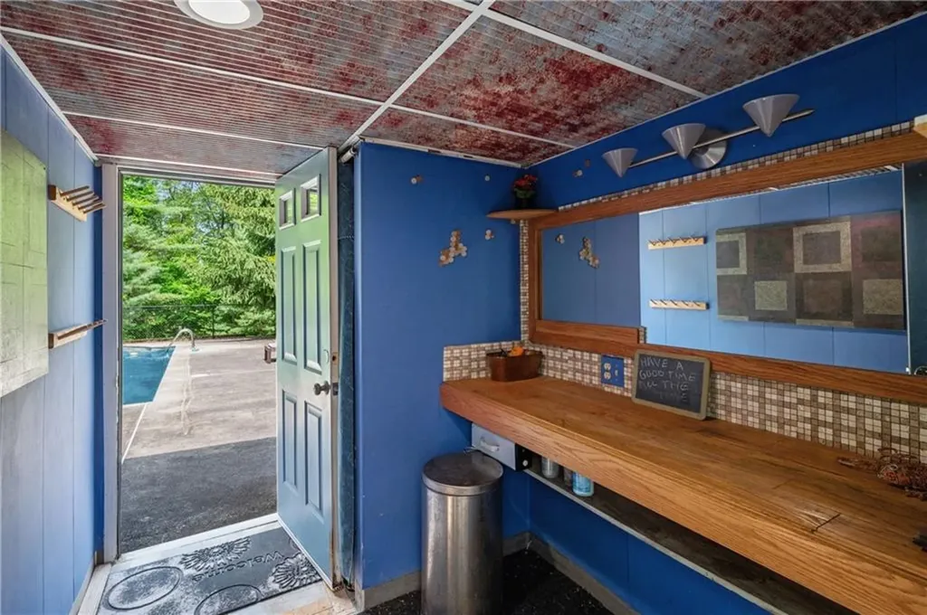 24 Lincoln Drive North Smithfield RI 02896