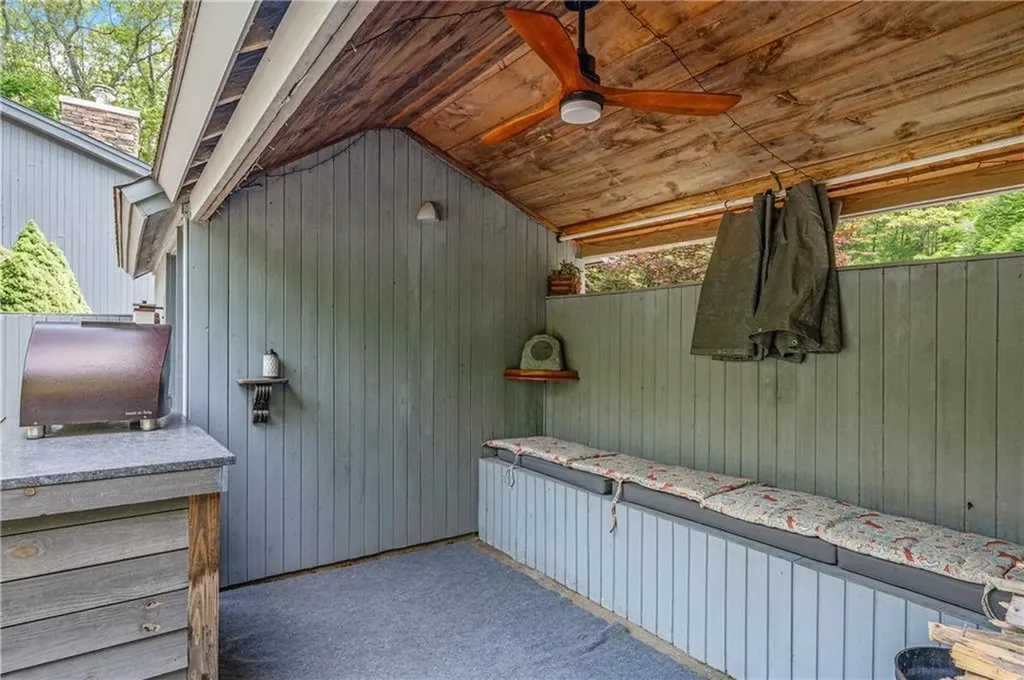 24 Lincoln Drive North Smithfield RI 02896