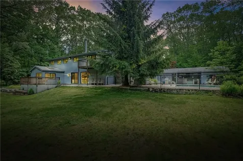 24 Lincoln Drive North Smithfield RI 02896