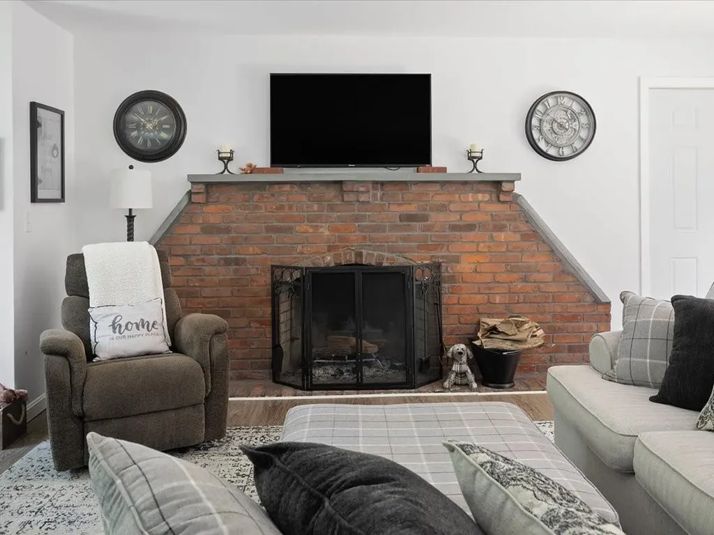 263 Collins Road Hopkinton RI 02804