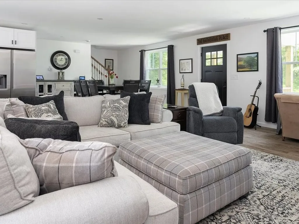 263 Collins Road Hopkinton RI 02804