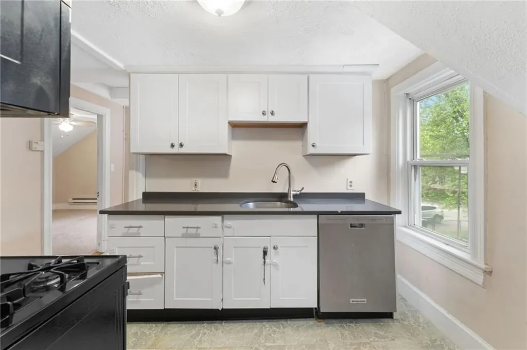 49 Seamans Street Providence RI 02908
