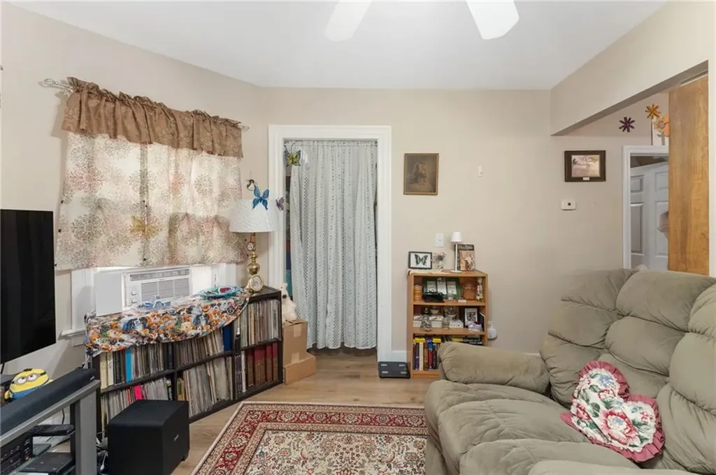 49 Seamans Street Providence RI 02908