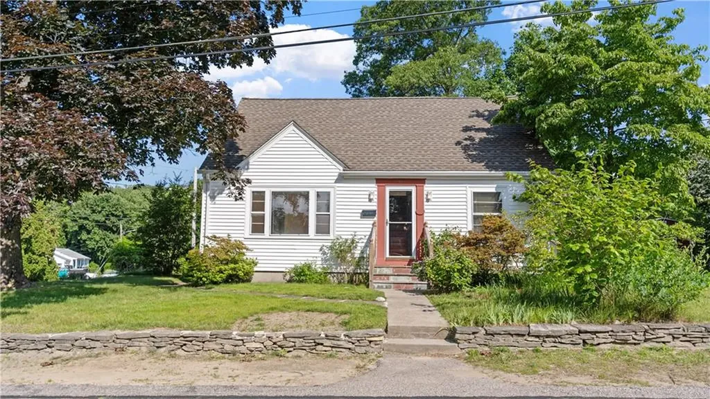 92 Glendale Drive West Warwick RI 02893