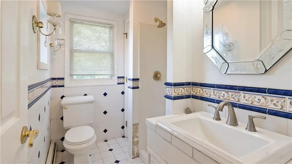 92 Glendale Drive West Warwick RI 02893