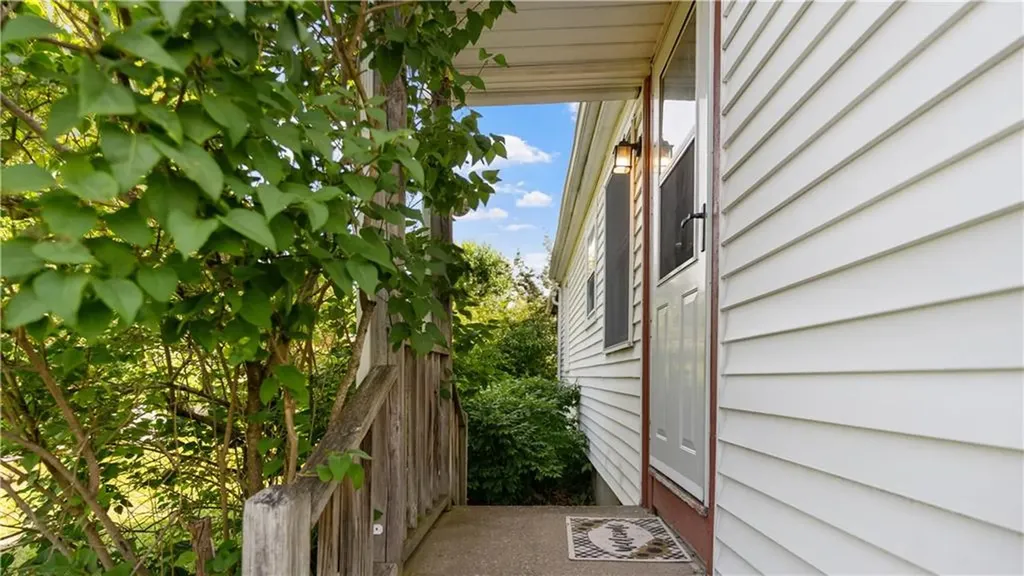 92 Glendale Drive West Warwick RI 02893