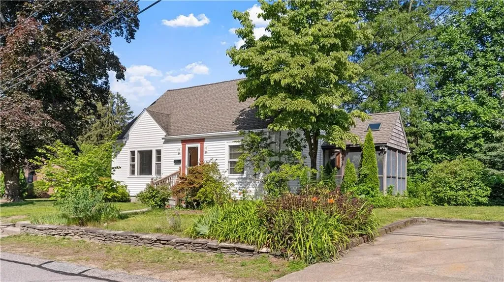 92 Glendale Drive West Warwick RI 02893