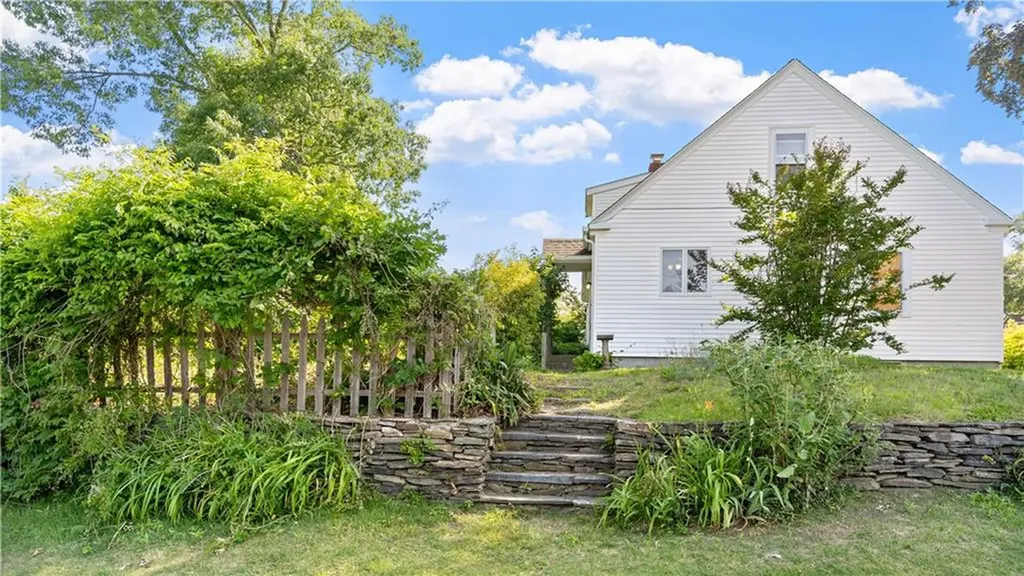 92 Glendale Drive West Warwick RI 02893