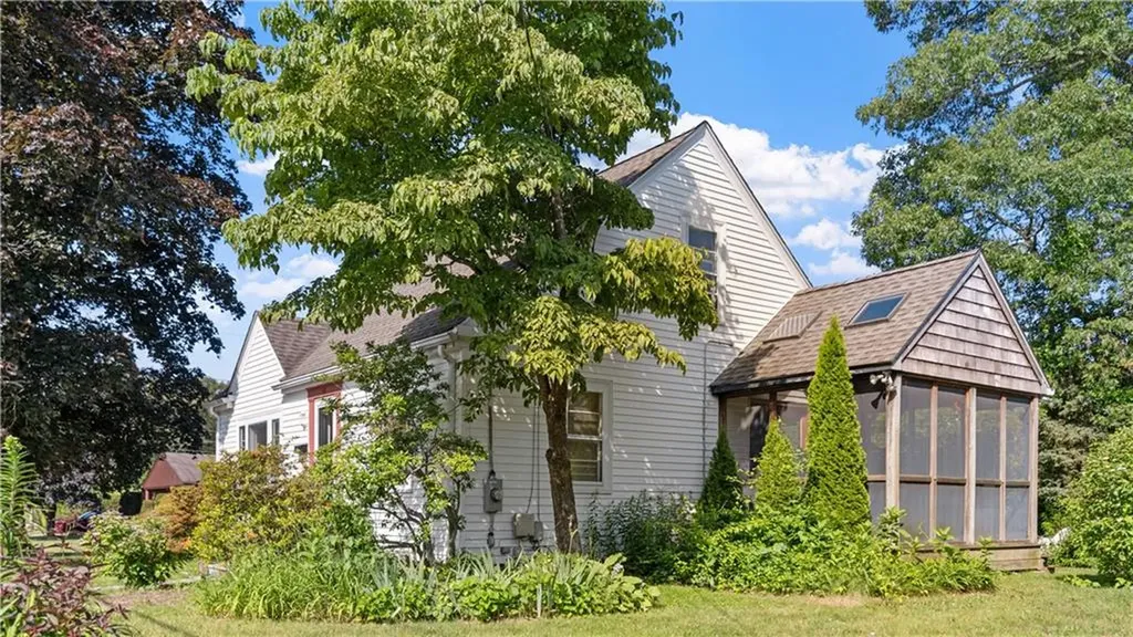 92 Glendale Drive West Warwick RI 02893