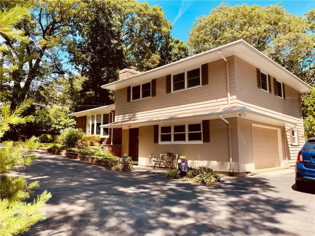 643 Middle Road East Greenwich RI 02818