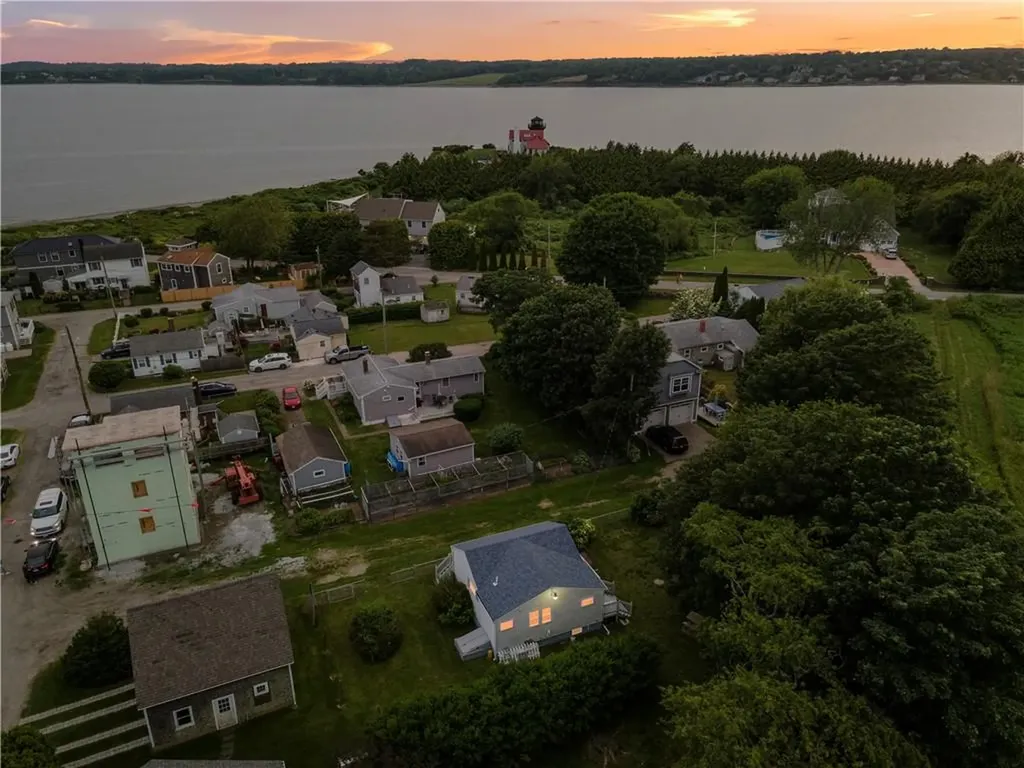 56 Grace Street Tiverton RI 02878