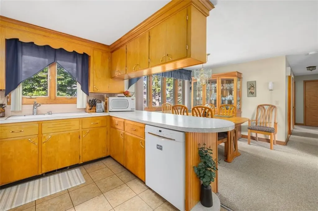 133 Warren Avenue Tiverton RI 02878