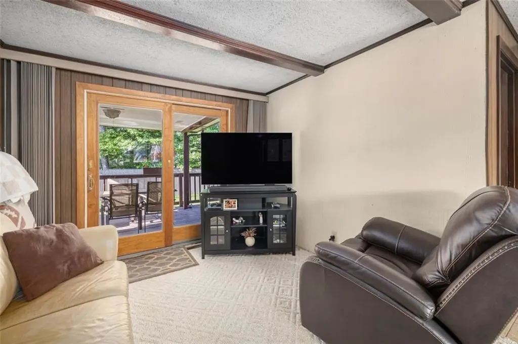 133 Warren Avenue Tiverton RI 02878