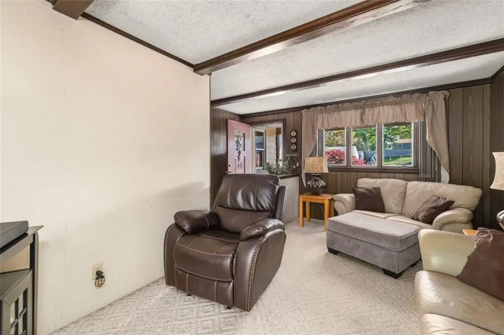 133 Warren Avenue Tiverton RI 02878