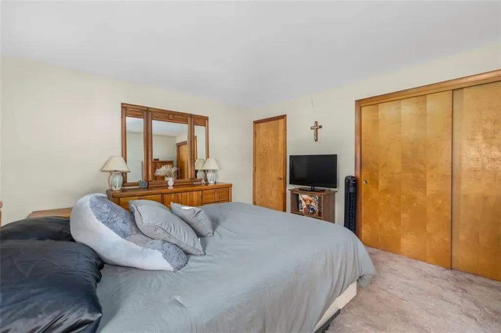 133 Warren Avenue Tiverton RI 02878