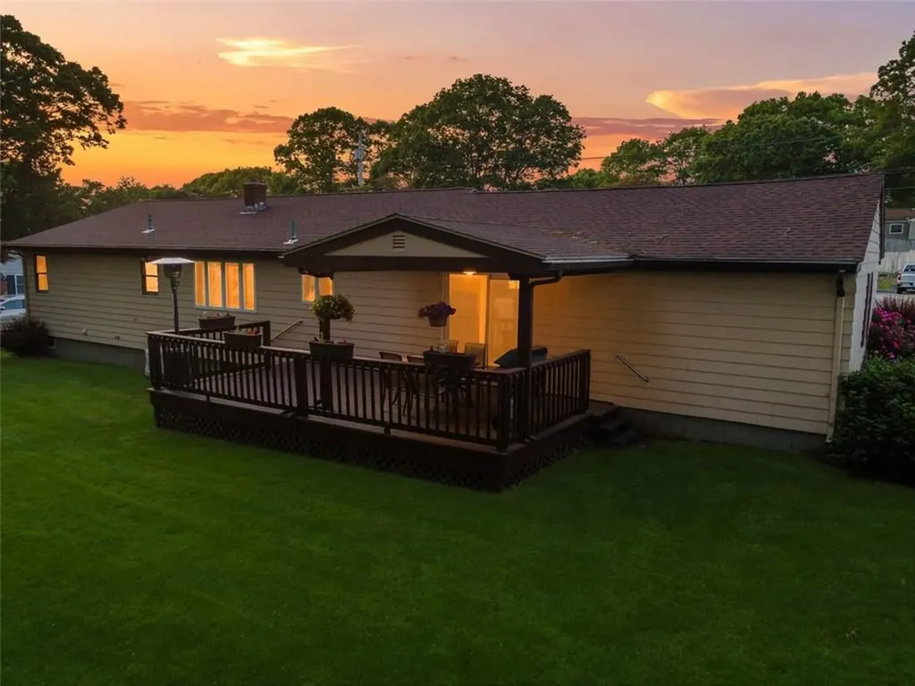 133 Warren Avenue Tiverton RI 02878