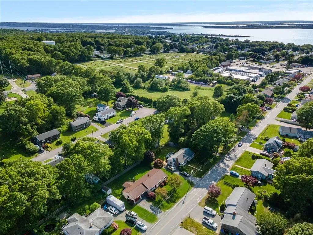 133 Warren Avenue Tiverton RI 02878