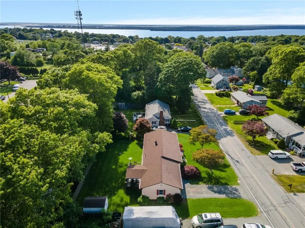 133 Warren Avenue Tiverton RI 02878