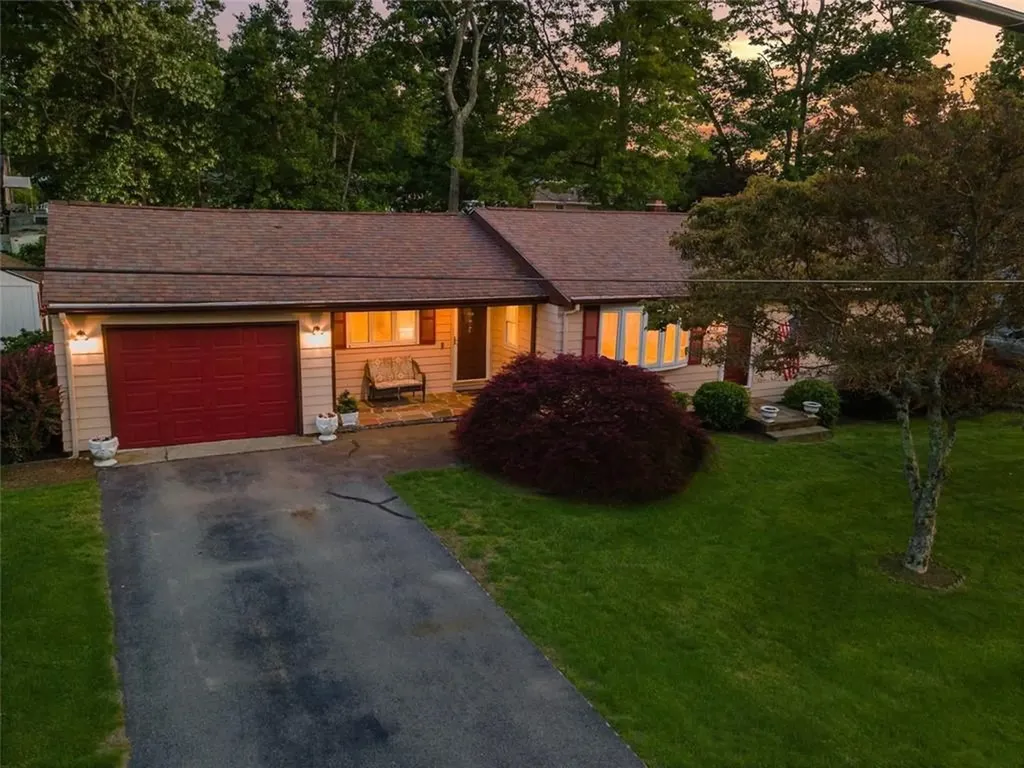 133 Warren Avenue Tiverton RI 02878